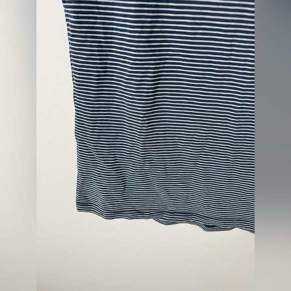 Lululemon 5 Year Basic Tee *Updated Fit
Delta Stripe White True Navy - Picture 5 of 10